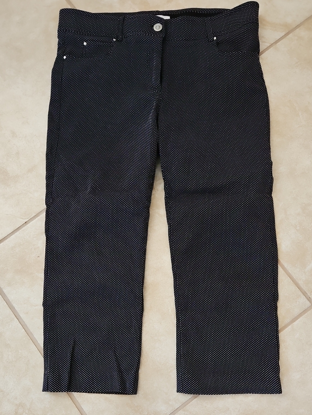 89th & Madison Black W/White Dots Capris Sz 12